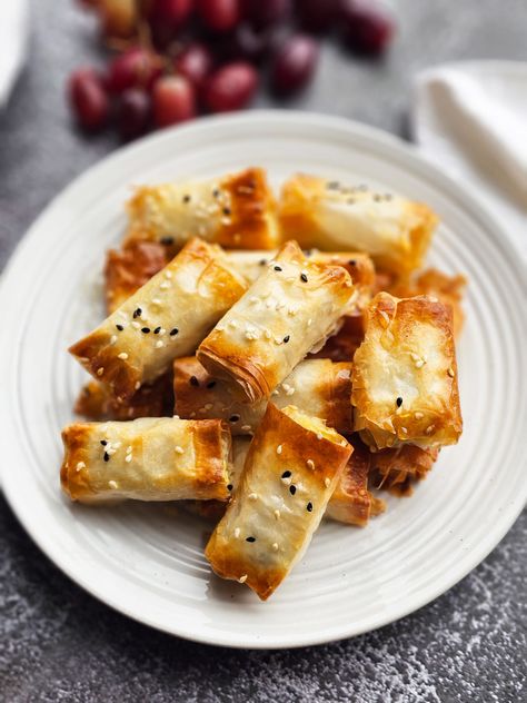 Baked Feta Phyllo Bites - Women of Today Phyllo Appetizers, Phyllo Bites, Philo Dough, Feta Bites, Simple Appetizers, Mexican Eggs, Phyllo Dough Recipes, Phyllo Pastry, Thanksgiving Appetizer