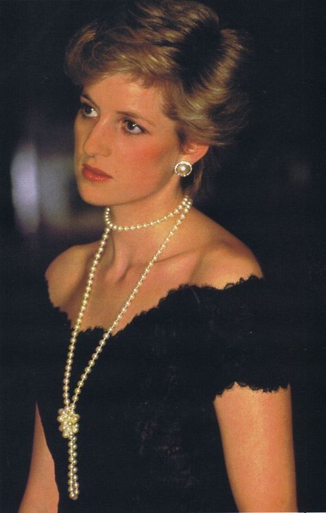 Lady Spencer, Princess Diana Hair, Prince Charles And Diana, Diana Williams, Princesa Real, Princess Diana Fashion, Princess Diana Family, Princess Diana Photos, Princess Diana Pictures