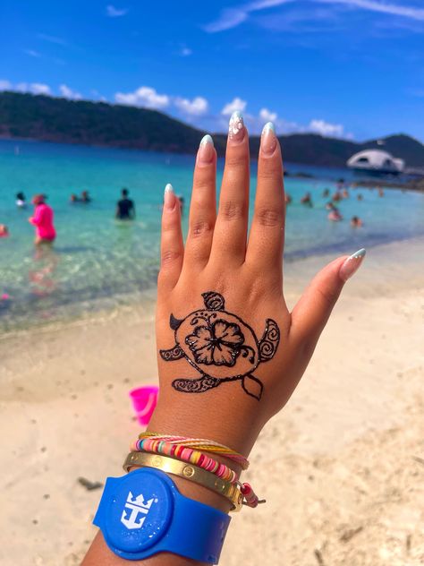 Nails Beachy Henna, Beach Henna Tattoos, Henna Turtle, Beach Henna, Turtle Henna, Blue Henna, Beach Creatures, Nails With Chrome, Hibiscus Flower Drawing