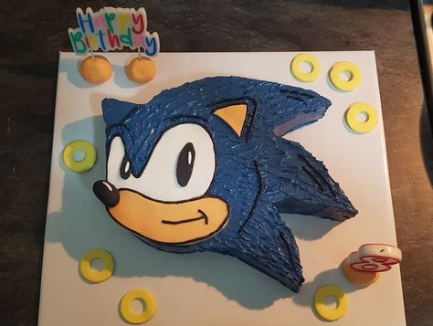 Sonic The Hedgehog Cupcake Cake, Easy Sonic The Hedgehog Cake, Sonic Cakes For Boys Easy, Sonic The Hedgehog Pull Apart Cupcakes, Sonic Cupcake Cakes Pull Apart, Super Sonic Cake, Sonic The Hedgehog Cake Buttercream, Sonic Cookie Cake, Sonic The Hedgehog Cake