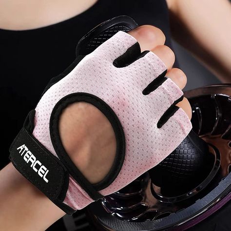 Gym Gloves Women, Sports Aesthetics, Gloves Aesthetic, List Inspiration, Bday List, Delicate Gold Jewelry, Weight Lifting Gloves, Gym Gloves, Workout Gloves