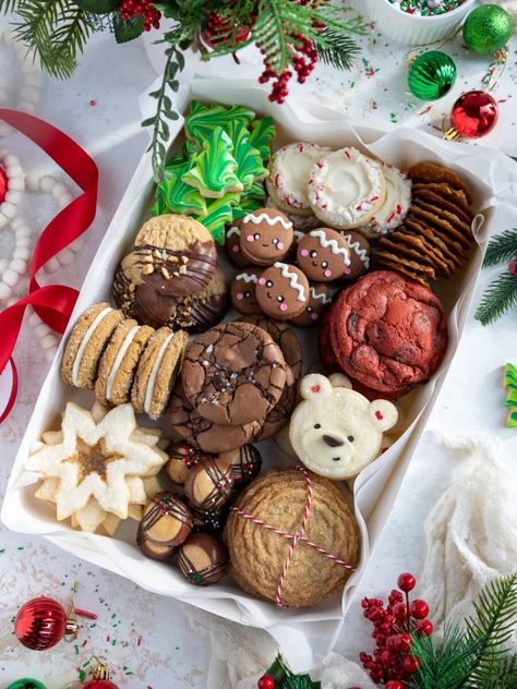 Jul Kaka, Christmas Cookie Boxes, Christmas Cookies Packaging, Christmas Cookie Box, Christmas Treats Boxes, Christmas Cookies Gift, Christmas Baking Recipes, Winter Images, Christmas Food Desserts