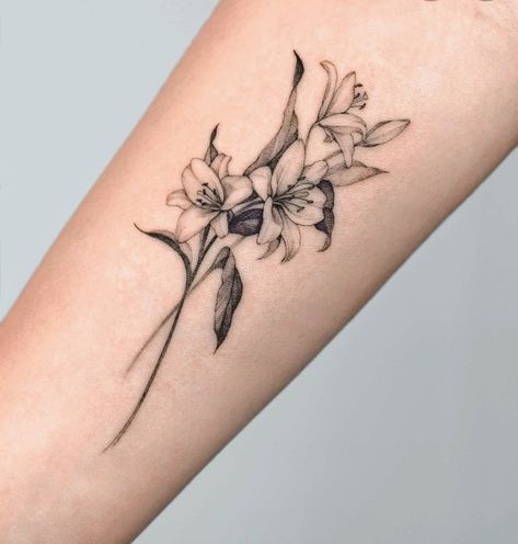 Lily Flower Bouquet Tattoo, Lily Forearm Tattoo Women, Lilium Flower Tattoo, Lily Forearm Tattoo, Fine Line Lily Tattoo, Lily Tattoos For Women, Lilly Flower Tattoo, Delicate Flower Tattoo, Lillies Tattoo