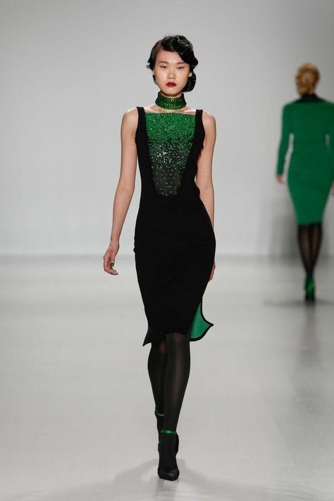 Green And Black Dress, Emerald Choker, Gorgeous Gowns, Green Emerald, Green And Black, Fall 2014, Green Fashion, Velvet Dress, Beautiful Fashion