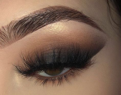 Mia & Demi (@mirroredbeauti) posted on Instagram: “Sharp & Smokey🤎 • • • • • #makeup #makeuptutorial #smokeyeye #eyeshadow #makeuptutorials #makeupaddict #makeupideas #eyebrows #eyelashes…” • Apr 19, 2020 at 12:45pm UTC Sharp Eyebrows, Eyelashes Magnetic, Smokey Makeup, Eyelash Brands, Eyebrows Eyelashes, Eyelashes Makeup, Eye Makeup Looks, Magnetic Eyelashes, Makeup Eyelashes