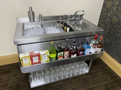 Compact Cocktail Station – CaterFab Home Bar Shelving Ideas, Cocktail Station Bar, Cocktail Bar Set, Cocktail Bar Design, Mobile Cocktail Bar, Mixology Bar, Cocktail Station, Bar Equipment, Bar Counter Design