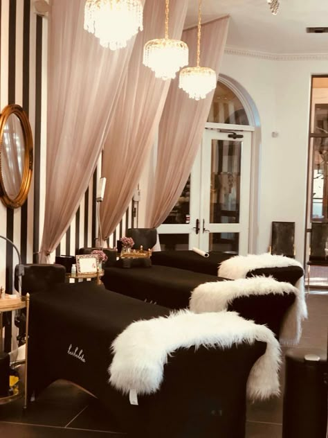 Massage Salon #salon #salongoals #hair #hairdresser #amr #beauty #beautysalon #salongoals Brow Room, Salon Layout, Beauty Bar Ideas, Business Room, Nail Salon Interior Design, Beauty Salon Interior Design, Nail Salon Interior, Esthetician Room Decor, Esthetics Room