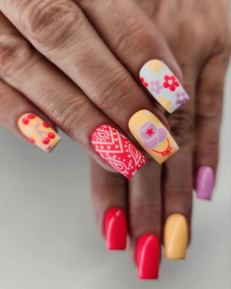 Western Themed Nails, Summer Western Nails, Rodeo Nails, Western Nails, Hand Painted Nail Art, Themed Nails, Inspiration Nails, Nail Design Inspiration, Painted Nail Art