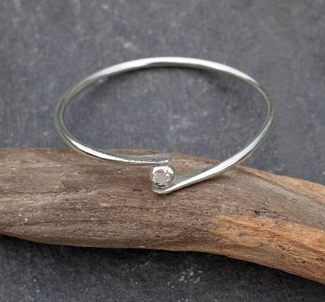 Diy Silver Rings, Silver Jewellry, Silversmithing Jewelry, Diy Silver Jewelry, Latest Bracelets, Silver Jewelry Diy, Handmade Silver Jewellery, Metal Clay Jewelry, Silver Jewelry Design