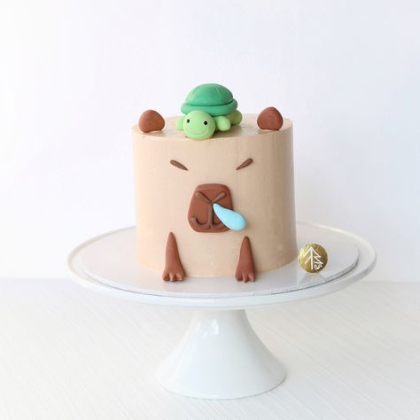 Cute Animal Cake Ideas, Capybara Cake Birthday, Capybara Birthday Cake, Boba Cake, Capybara Cake, Capybara Birthday, Love And Obsession, Chocolate Pinata, Italian Buttercream