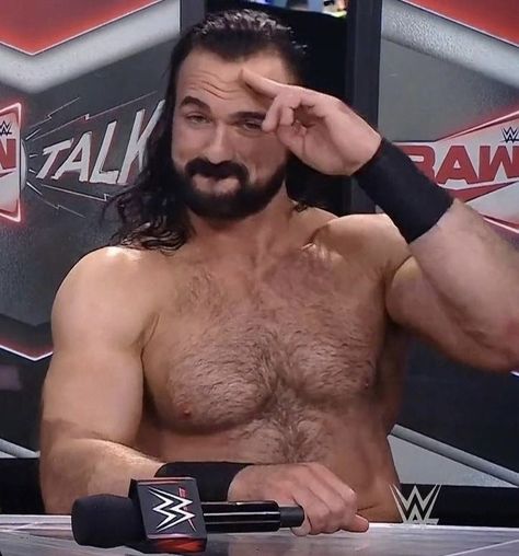 Wwe Drew Mcintyre, Scottish Warrior, Reaction Pic, Drew Mcintyre, Wwe Wrestlers, Addams Family, Professional Wrestling, Roman Reigns, Reaction Pictures