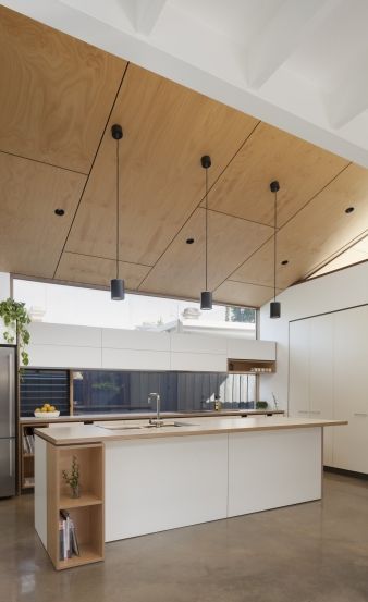 A pendant light arrangement is perfectly in line with the contemporary styling of the kitchen Plywood Ceiling Ideas, Plywood Ceiling, Plywood Kitchen, Plywood Interior, Plywood Walls, Wooden Ceiling, Ceiling Ideas, Melbourne House, Modern Cabin