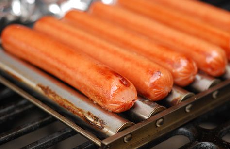 Nibble Me This: The Tennessee Smoky Hot Dog Best Hot Dog Sauce Recipe, Hot Dog Sauce Recipe, Hot Dog Sauce, Grilling Hot Dogs, Beef Hot Dogs, Hot Dog Recipes, Grilling Season, On The Grill, Dog Recipes