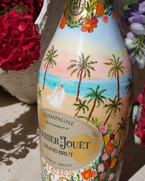 🏝️❤️ #weddingillustration #weddinggift #wedding Wedding Painted Champagne Bottle, Painted Champagne Bottle, Wedding Illustration, Champagne Bottle, Wedding Gifts, Wine Bottle, Champagne, Wine, Quick Saves