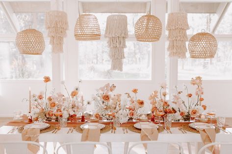 Coral Wedding Ideas, Monochromatic Wedding, Modern Tablescape, Neutral Area Rugs, Coral Wedding, Central Oregon, Ceremony Backdrop, Oregon Wedding, Blush Wedding