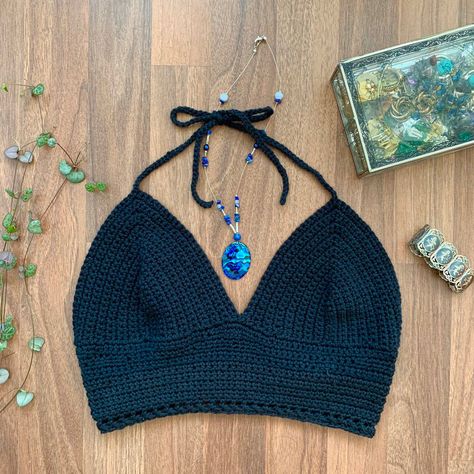 Dark Blue Crochet, Blue Crochet, Crochet Crop, Bralette Crop Top, Crochet Crop Top, Girls Fashion Clothes, Crochet Fashion, Crochet Crafts, Crocheted Item