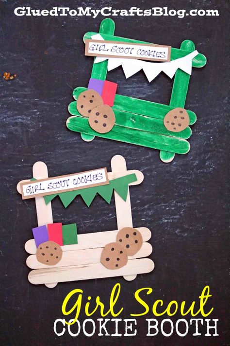 Popsicle Stick Girl Scout Cookie Booth - Kid Craft Idea - Girl Scouts Picture Frame Keepsake #gluedtomycrafts Girl Scout Cookie Booth, Girl Scout Cookies Funny, Girl Scout Daisy Activities, Girl Scout Meeting Ideas, Cookie Booth, Girl Scout Cookies Booth, Girl Scout Cookie Sales, Girl Scout Troop Leader, Girl Scout Daisy