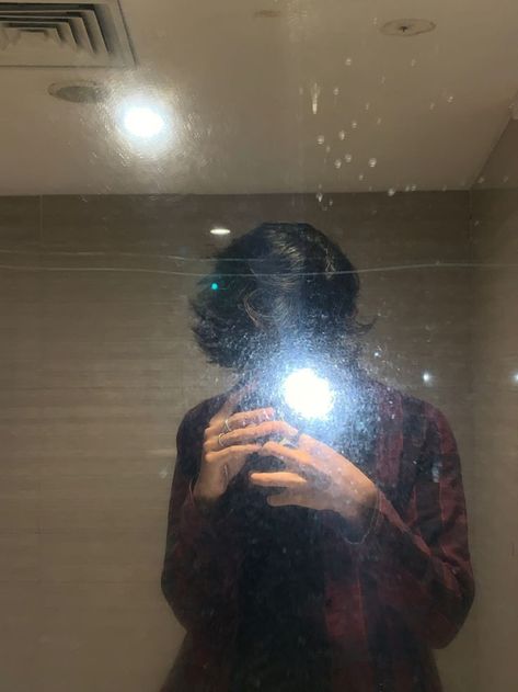 Mirror Selfie Boy, Superhero Wallpaper Iphone, Tangled Concept Art, Snapchat Faces, Mirror Selfie Boy No Face Aesthetic, Face Only Photography, Aesthetic Selfie, Boy Blurred Pic, Beautiful Profile Pictures