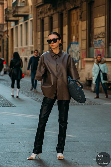 Milan Fall 2020 Street Style: Beatrice Gutu - STYLE DU MONDE | Street Style Street Fashion Photos Beatrice Gutu Classic Edgy Style Aesthetic, Leather Shirt Outfit Street Style, Leather Shirt Street Style, Leather Shirt Outfit, Beatrice Gutu, Edgy Casual Style, Berlin Fashion Street, Leather Street Style, Simple Winter Outfits