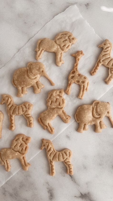 Animal Crackers – Easy & Healthy Toddler Recipe - Modern Munch Healthy Animal Crackers Recipe, Homemade Animal Crackers, Animal Crackers Recipe, Homemade Shelves, Toddler Recipe, Easy Homemade Snacks, Crackers Recipe, Healthy Toddler Meals, Feeding Toddlers