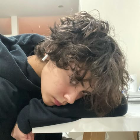 1bedhead uklyash Ash Ashton Only real accounts on Instagram Ash photos ashisukly ashisuklyboy I Fell For Him, Messy Hair Boy, Boys Colored Hair, Long Curly Hair Men, Surfer Guys, Hair Inspiration Short, Cute White Guys, Leo Valdez, Pic Pose