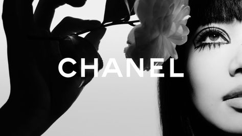 Coco Chanel Aesthetic Wallpaper, Chanel Commercial, Chanel Photoshoot, Channel Aesthetic, Chanel Pictures, Chanel Winter, Chanel Icon, Grey Icons, Chanel Ready To Wear