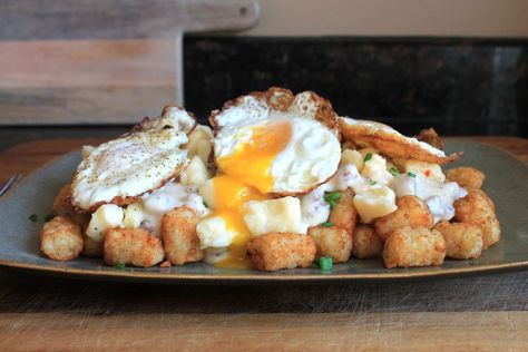 Tater Tot Breakfast Poutine Breakfast Poutine, Tater Tot Bake, Travel Kitchen, Tater Tot Recipes, Tater Tot Breakfast, French Fries Recipe, Ultimate Breakfast, Cheese Curds, Tater Tots