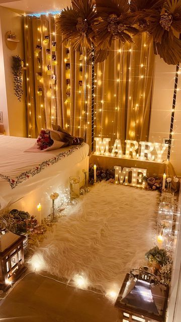 Proposal Set Up Ideas At Home, Intimate Proposal Ideas At Home, Engagement Setup At Home, Cozy Proposal, Home Engagement Decoration, Indoor Proposal Ideas, Proposal Setups, Home Proposal Ideas, Engagement Decorations At Home