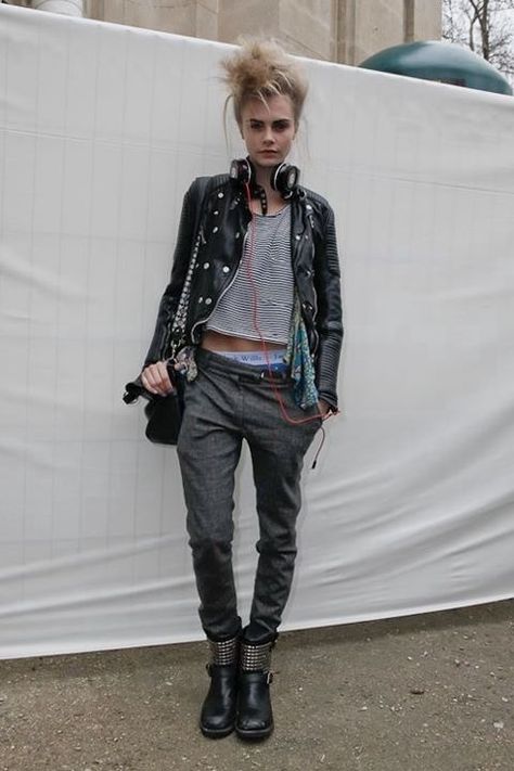 street punk Scene Girl, Doc Martens Outfit, Look Grunge, Mens Fashion Edgy, Pastel Outfit, Jack Wills, Rocker Chic, Estilo Punk, Looks Black