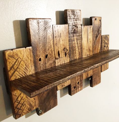 Pallet Shelves Diy, Pallet Wood Shelves, Pallet Wall Shelves, Diy Wood Pallet Projects, Panelling Hallway, Diy Cushions, Barn Wood Projects, Wood Craft Projects, Upstairs Hallway