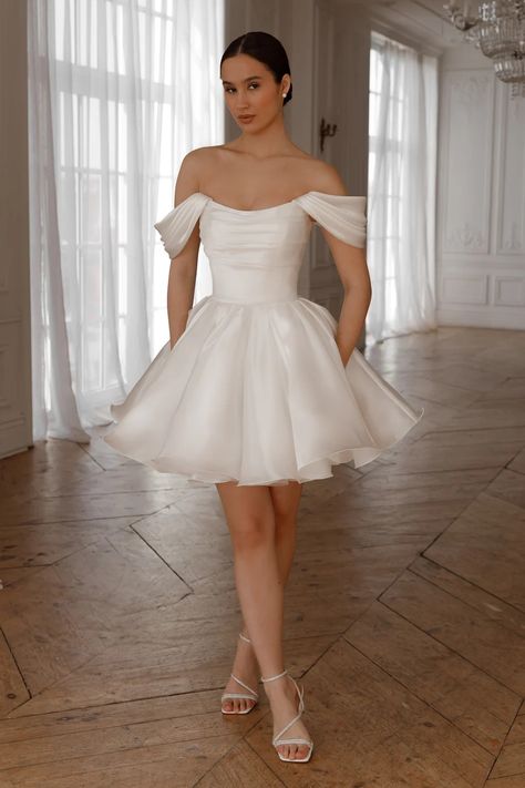 Asymmetrical White Dress, Wedding Short Dress Bride, Short White Wedding Reception Dress, House Of Cb White Dress, Vestidos Blancos Cortos Elegantes, White Cocktail Dress Short, Engagement Dresses Elegant, Short Elegant Dress, Mini White Dress