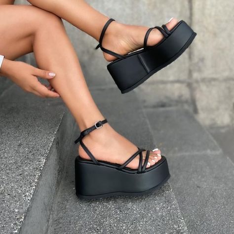 How To Style Platform Sandals, Sandal Wedges, Girly Shoes, Aesthetic Shoes, Fashion Sandals, Pretty Shoes, Sandal Fashion, Doc Martens, Ankle Strap Sandals