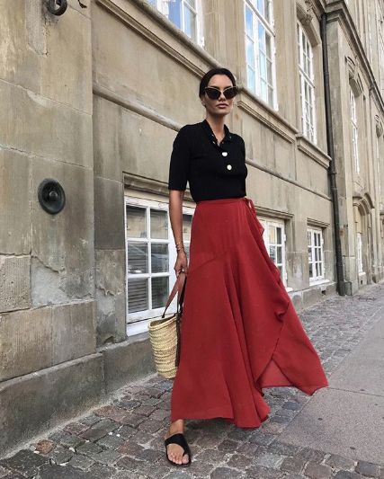 Long Red Skirt Outfit, Red Maxi Skirt Outfit, Fall Maxi Skirt Outfits, Red Skirt Outfits, Skirt Outfits Ideas, Red Long Skirt, Maxi Skirt Fall, Red Maxi Skirt, Outfits Skirt