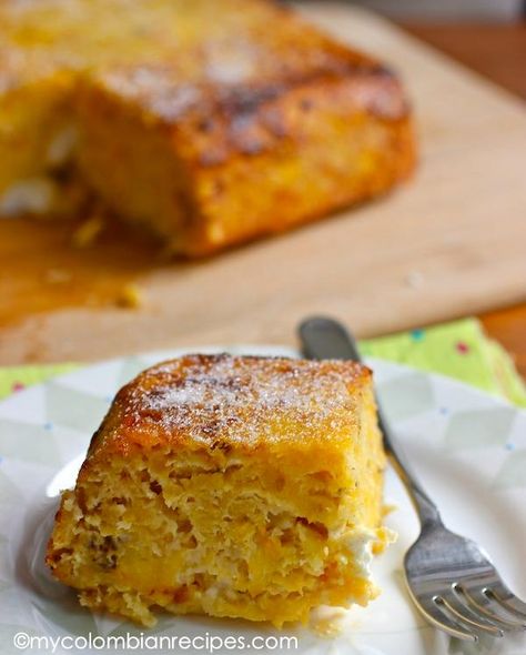 Torta de Maduro (Ripe Plantain and Cheese Cake) via @My Colombian Recipes/ // #plantain #cake  #torta Colombian Desserts, Plantain Bread, Colombian Dishes, Colombian Recipes, Plantain Recipes, Ripe Plantain, Colombian Food, Ideas Food, Latin Food