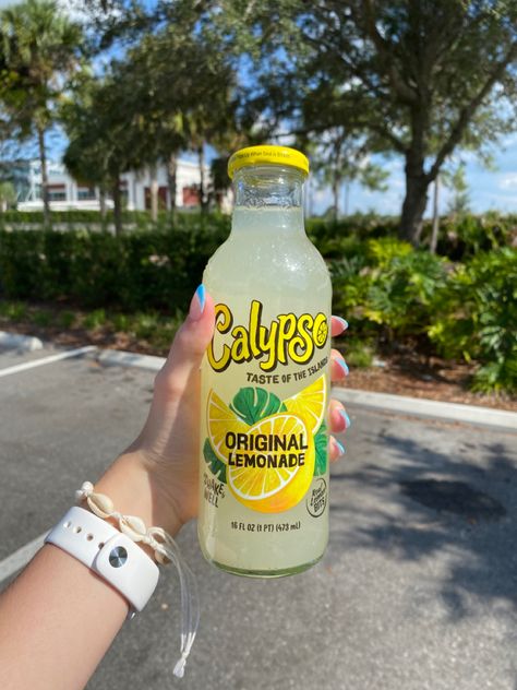 #lemonade #yellow #calypso Calypso Lemonade, Lemonade Aesthetic, Drinks Lemonade, 24 Aesthetic, Lemon Aid, Dance Coach, Pins Board, Drink Aesthetic, Boba Drink