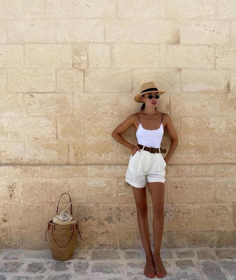 Desert Outfit Ideas, Desert Outfit, Safari Outfit, European Fashion Summer, Safari Outfits, Greece Outfit, Summer Holiday Outfits, European Summer Outfits, Summer Vacation Outfits