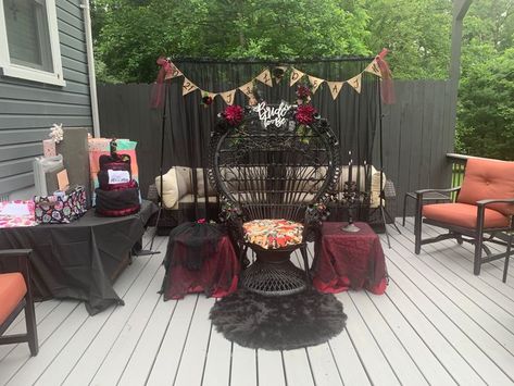 Burgundy And Black Bridal Shower Ideas, Witch Bridal Shower Theme, Spooky Bridal Shower Cake, Bridal Shower Gothic Theme, Goth Wedding Shower Ideas, Witch Bridal Party, Gothic Wedding Shower Ideas, Spooky Bridal Shower Decorations, Spooky Wedding Shower Ideas