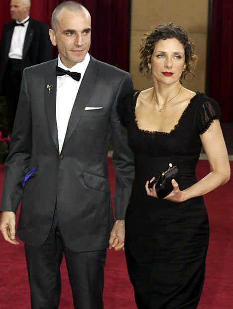 Daniel Day Lewis and wife Rebecca Miller - He's my fav actor... Beautiful couple! Daniel Day Lewis And Rebecca Miller, Daniel Day Lewis Wallpapers, Joanne Lumley, Daniel Day Lewis Rebecca Miller, Daniel Day Lewis Black And White, Daniel Day Lewis There Will Be Blood, Daniel Day Lewis Age Of Innocence, Daniel Day Lewis, Madeleine Stowe