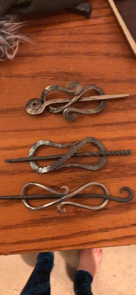 Hand Forged Hair Pin, Forged Hair Pin, Forged Jewelry, Hand Forged Jewelry, Blacksmithing Ideas, Hand Carved Jewelry, Iron Jewelry, Blacksmith Projects, Metal Forming