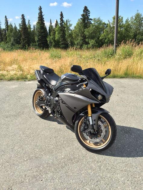 2014 Yamaha R1 Matte Grey & Gold Grey Motorcycle, Yamaha R1 Matte Black, Yamaha R6 2017, Yamaha R25, Yamaha R6 2014, Yamaha R1 2008, Yamaha R1 2014, Yamaha R3, Yamaha R1 2012