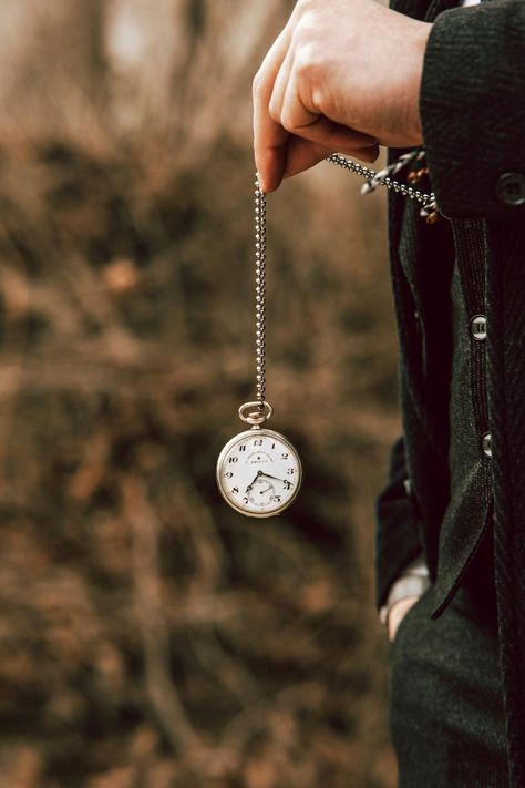 Man in Suit with Pocket Watch · Free Stock Photo Black Suit Vest, Man In Suit, Retro Suits, Vintage Suits, Elegant Man, Phone Background, Suit Vest, Black Suits, Stylish Men