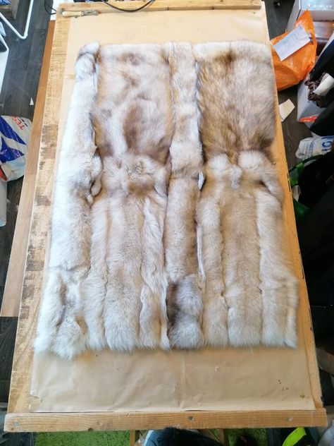 How to Re Use Vintage Fur in your Home - Millie Scott Studio Fur Crafts, Fur Headboard, Repurposed Fur Coats Ideas, Fur Coat Repurpose Ideas, Mink Stole Repurpose, Fur Upcycle, Repurpose Fur Coat, Sewing Fur, Vintage Fur Coat