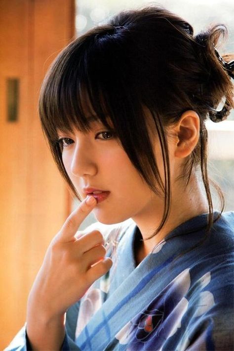 Erina Mano Cut My Hair, Japanese Women, Ponytail Hairstyles, Beauty Women, Asian Beauty, Bangs, Hair Makeup, Lips, Hair Styles