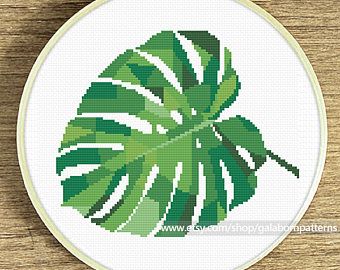 Geometric cross stitch pattern monstera leaf embroidery chart leaves flowers jungle modern design galabornpatterns joint with villavera Cross Stitch Floss, Easy Cross Stitch Patterns, Nature Cross Stitch, Easy Cross, Pola Kristik, Simple Cross Stitch, Modern Cross Stitch Patterns, Modern Cross, Monstera Leaf