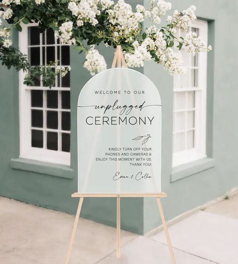 Our Modern Minimalist Unplugged Ceremony Sign Decal looks great on acrylic, wood, and mirrors. It's the perfect way to personalize your special day! Mirror Wedding Signs, Vinyl Decal Diy, Unplugged Wedding Sign, Unplugged Ceremony, Wedding Signs Diy, Unplugged Wedding, School Decor, Ceremony Signs, Hygge Decor