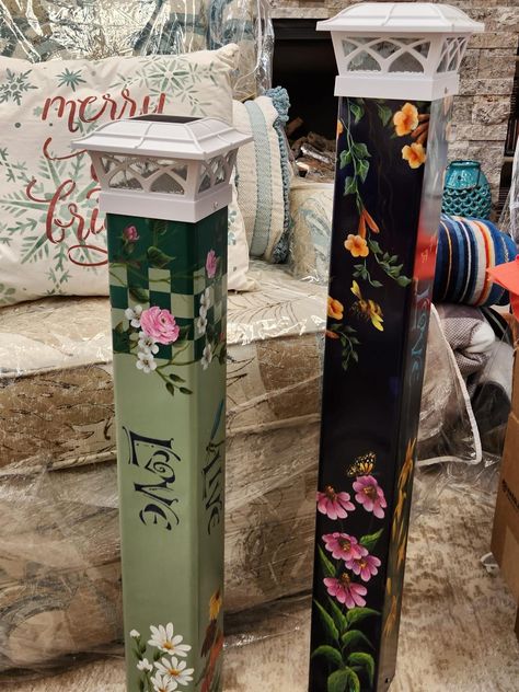 Peace Pole Diy, Painted Posts, Fence Post Crafts, Pole Painting, Gardening Gnome, Post Decor, Peace Poles, Light Posts, Spindle Crafts