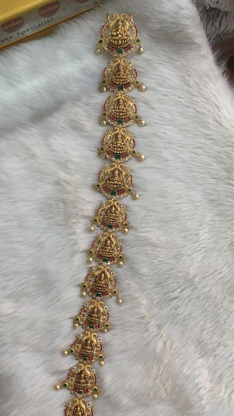 200 grams gold jada Jada Billalu Designs Gold Latest, Jada Designs Gold, Gold Jada Designs With Grams, Jada Gold Design, Gold Jada Designs Indian Weddings, Gold Jada Designs, Gold Choti, Jada Kuchulu, Jada Models