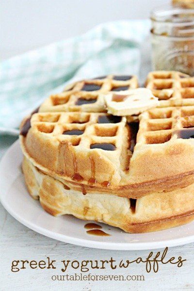 Waffles With Yogurt, Greek Yogurt Waffles Healthy, Chirothin Diet, Yogurt Waffle Recipe, Greek Yogurt Waffles, Yogurt Waffles, Waffles Breakfast, Mediterranean Breakfast, Waffle Iron Recipes