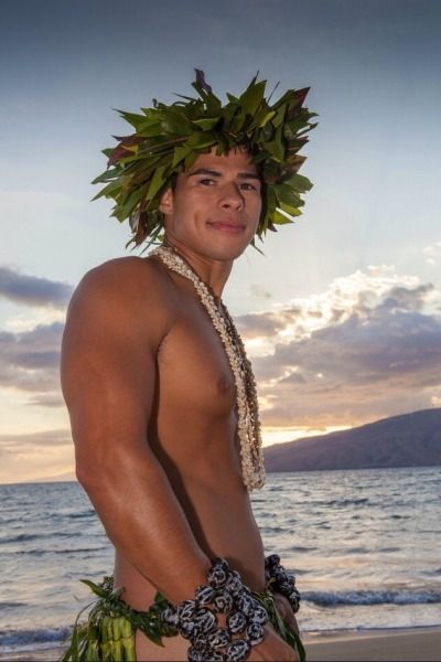 Tumblr is a place to express yourself, discover yourself, and bond over the stuff you love. It's where your interests connect you with your people. Samoan Men, Boy Box, Hawaiian Men, This Is My Life, My Fault, Polynesian Culture, Scantily Clad, How To Play Drums, Masculine Men