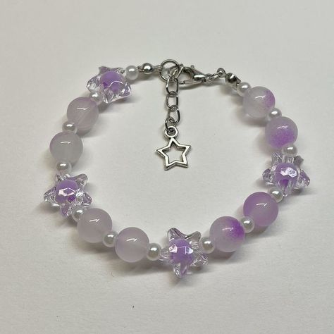 Purple Beaded Bracelets, Shop Inspiration, Bracelet Inspo, Purple Star, Pretty Jewelry Necklaces, Purple Bracelet, Silly Things, Diy Bracelet Designs, Beads Bracelet Design